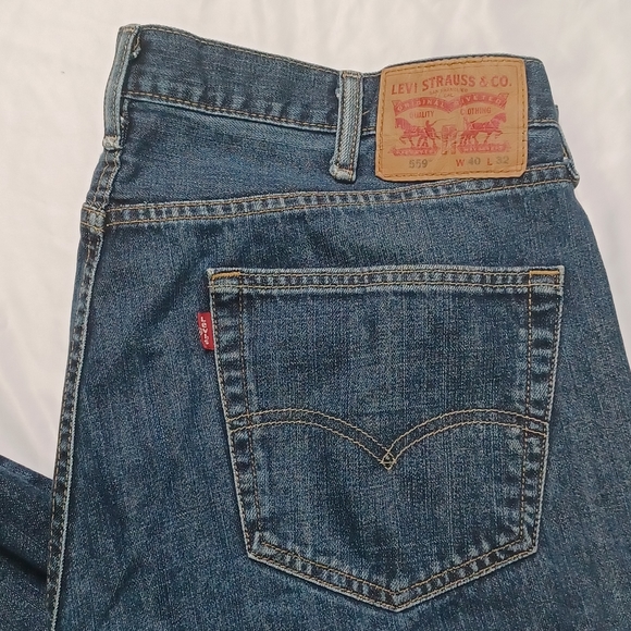 Levi Stauss & Co Men's 559 Blue Denim Jeans  Size 40Wx32L - Picture 3 of 12